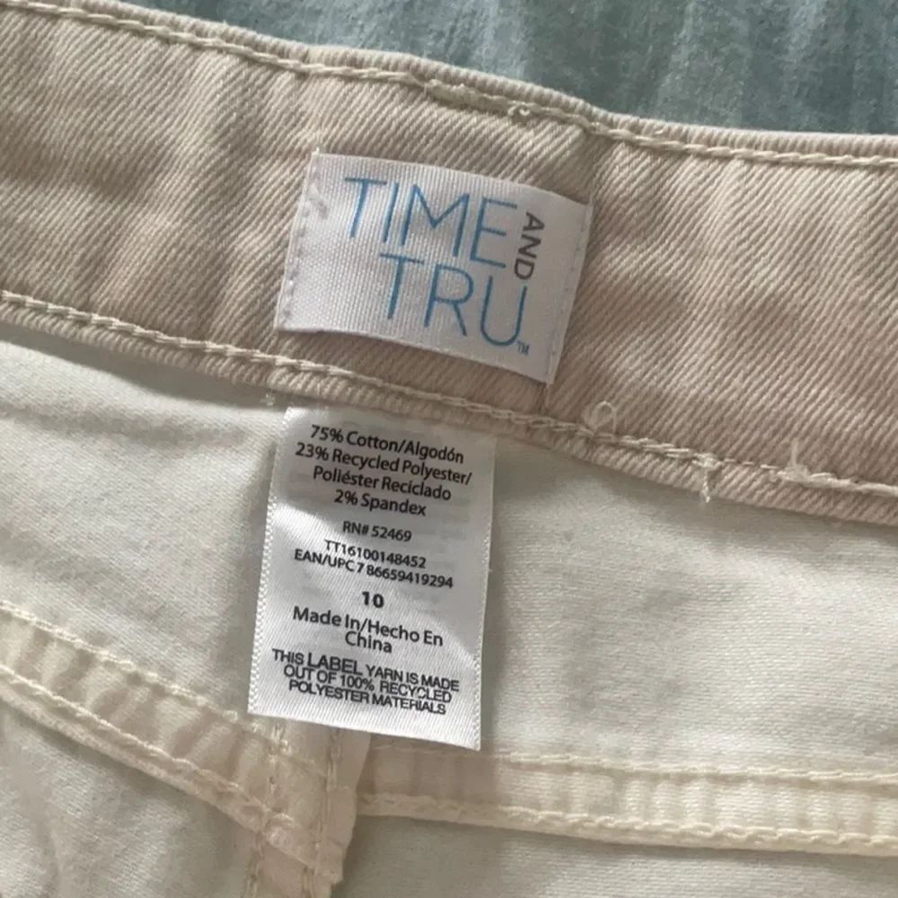 NWT SZ 10 Time and Tru Cream Tan Cuff High-Rise Straight Jeans - Picture 6 of 11